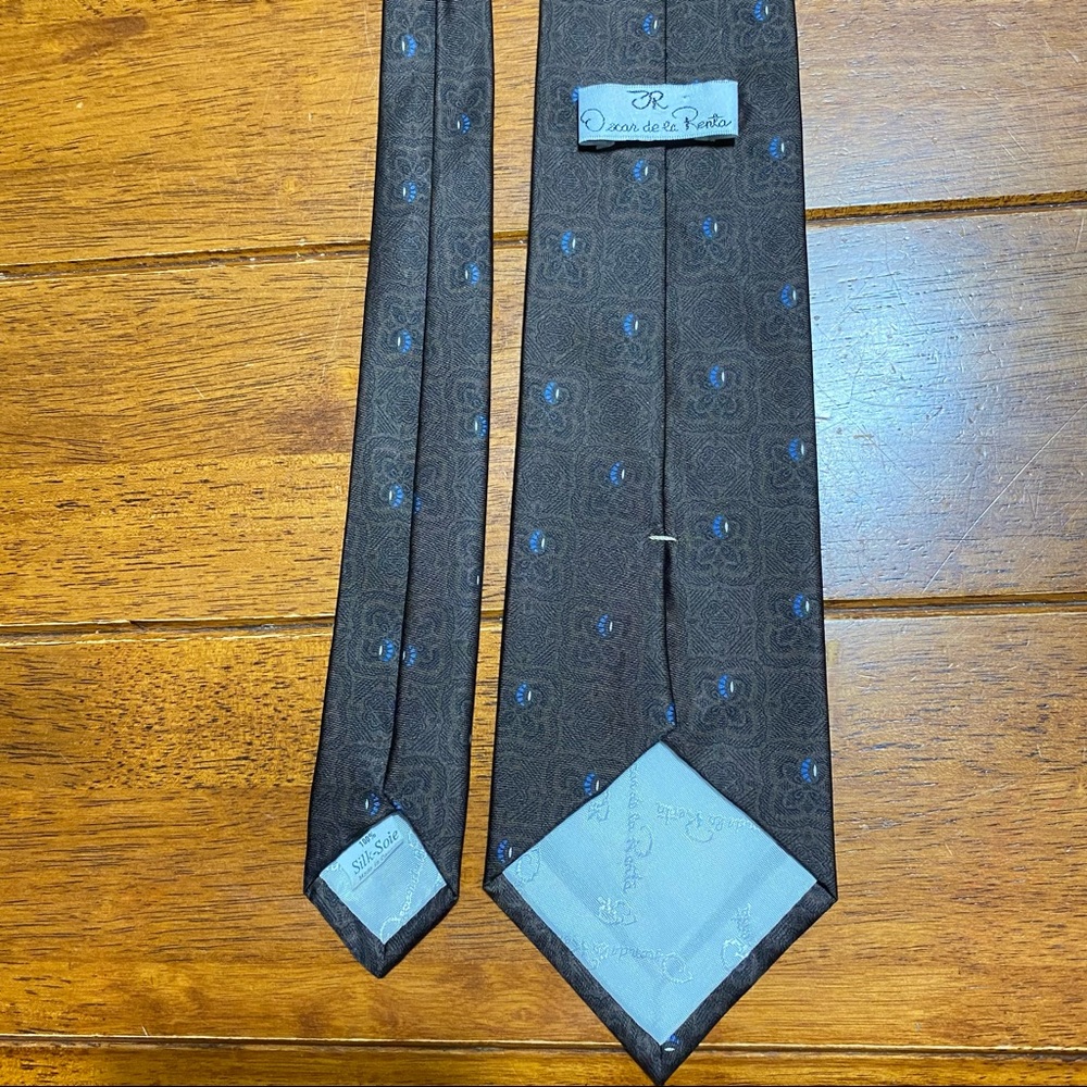 Oscar de la Renta Necktie 100% Silk Made in Canada - Picture 5 of 7